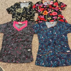Bundle of four scrub tops/XS/variety of colors and brands